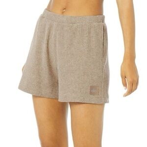 🌾 Gravel Heather Alo Yoga Muse Shorts L 🌾